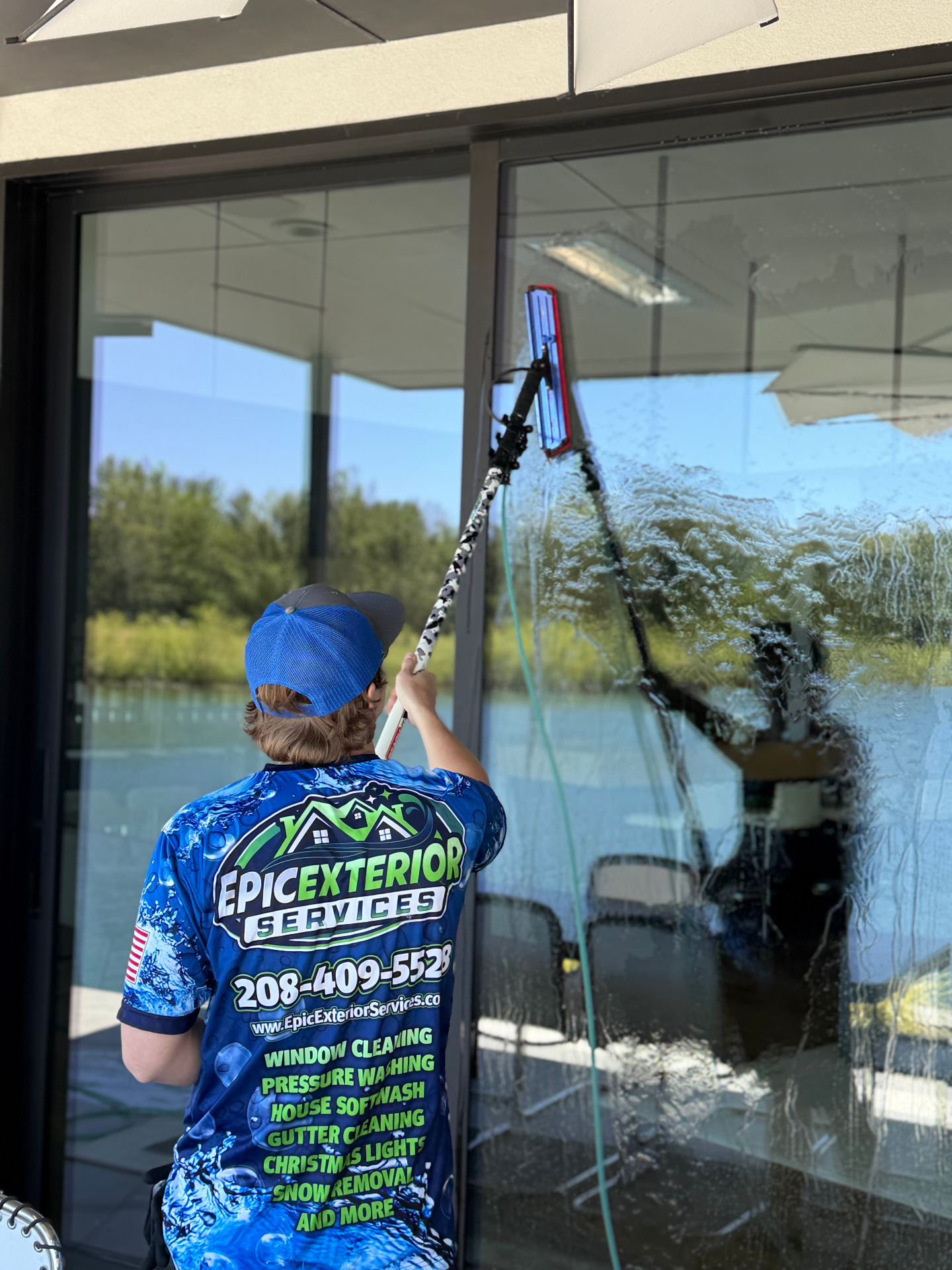 Commercial storefront window cleaning in the Treasure Valley